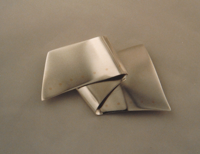 folded_silver_pin