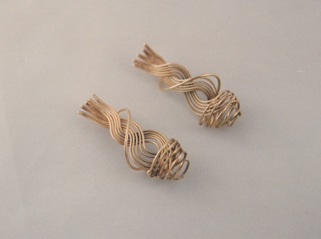gold_wire_earrings