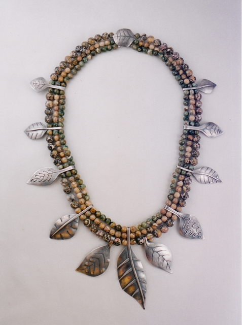 many_leaves_necklace